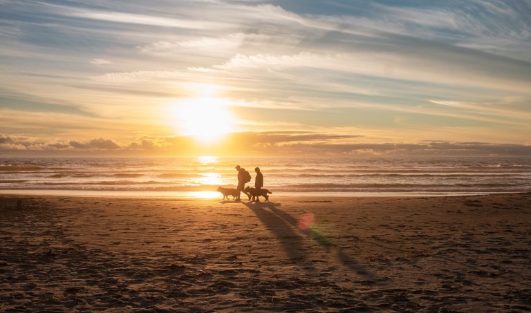 Oregon-Couple-On-Beach